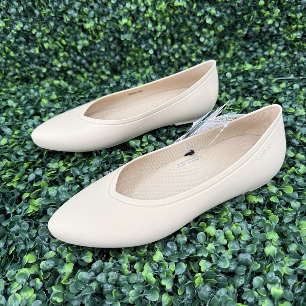 Crocs Womens Work Flat Shoe Size 9 Tan On The Clock Woek Shoe Slip Resitant